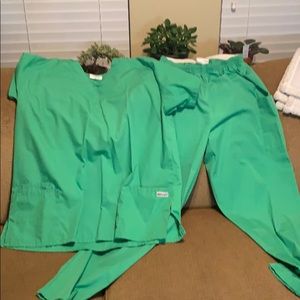 XL ladies green scrub set